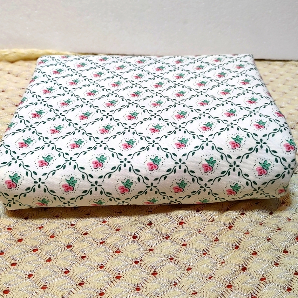Exclusive by Duralee fabric Foulard print